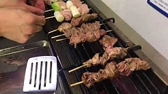 KOSEI GRILL video demostrativo 151 tipo KY-KL, pollo a la parrilla y brochetas